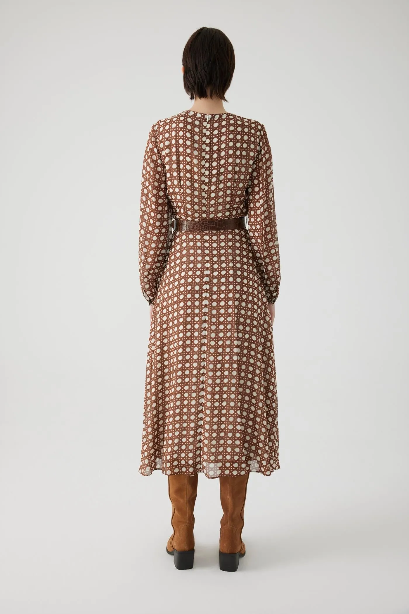 Basket Patterned Chiffon Waist Fitted Brown Midi Dress with Belt