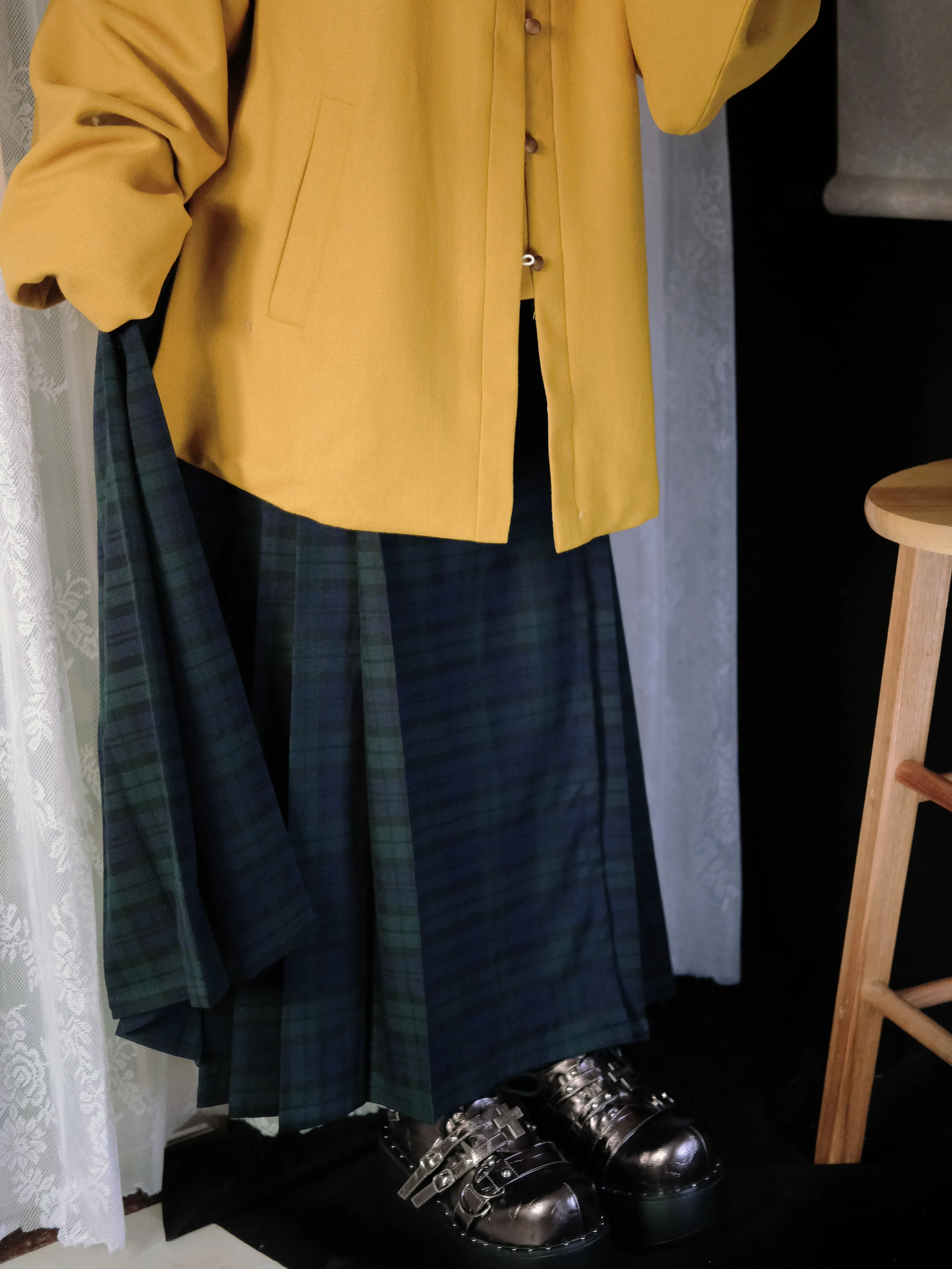 Ge Wen 格纹 Plaid Print Modernized Midi Mamian Skirt