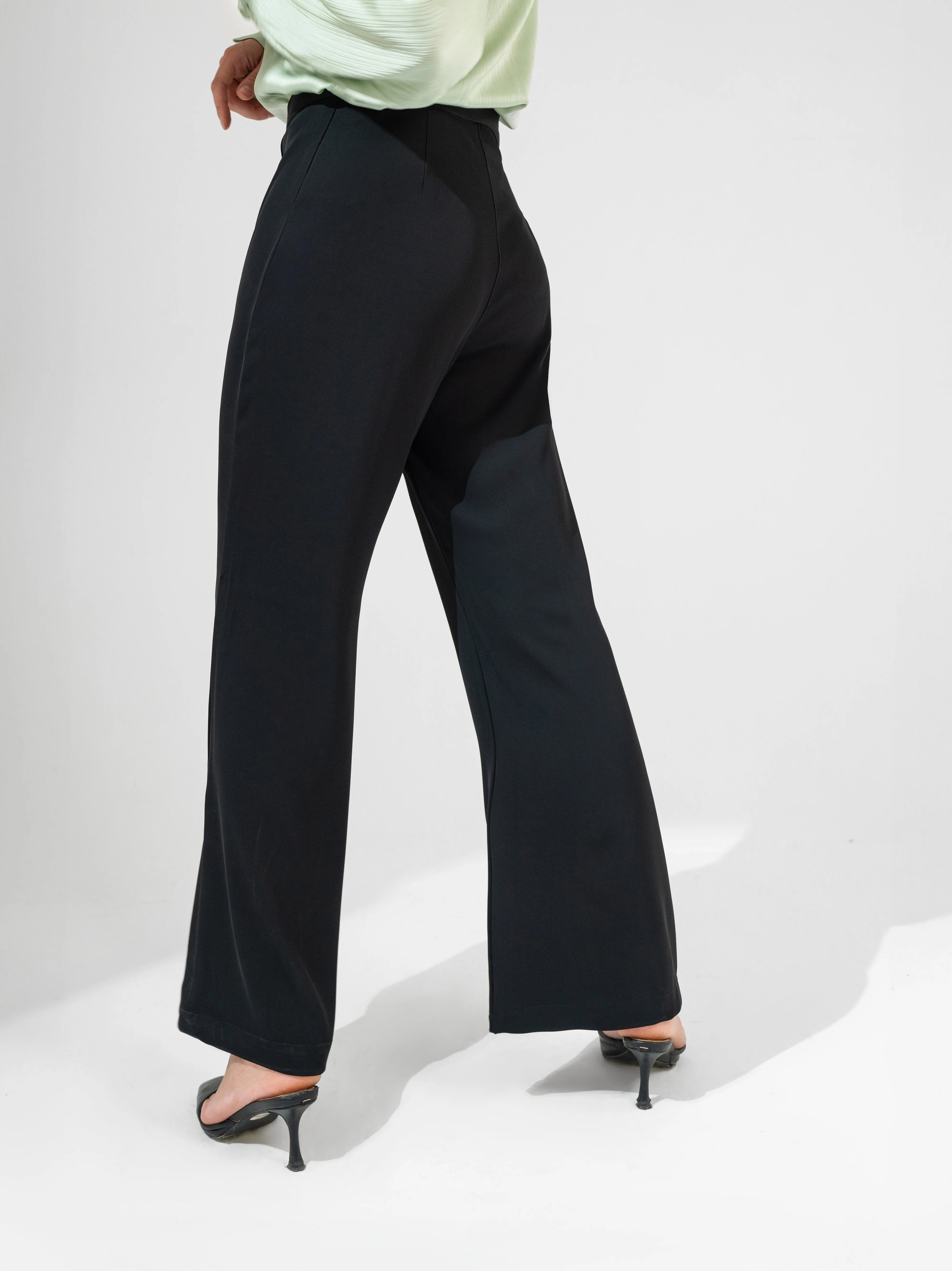 High-waist flared trousers – Black