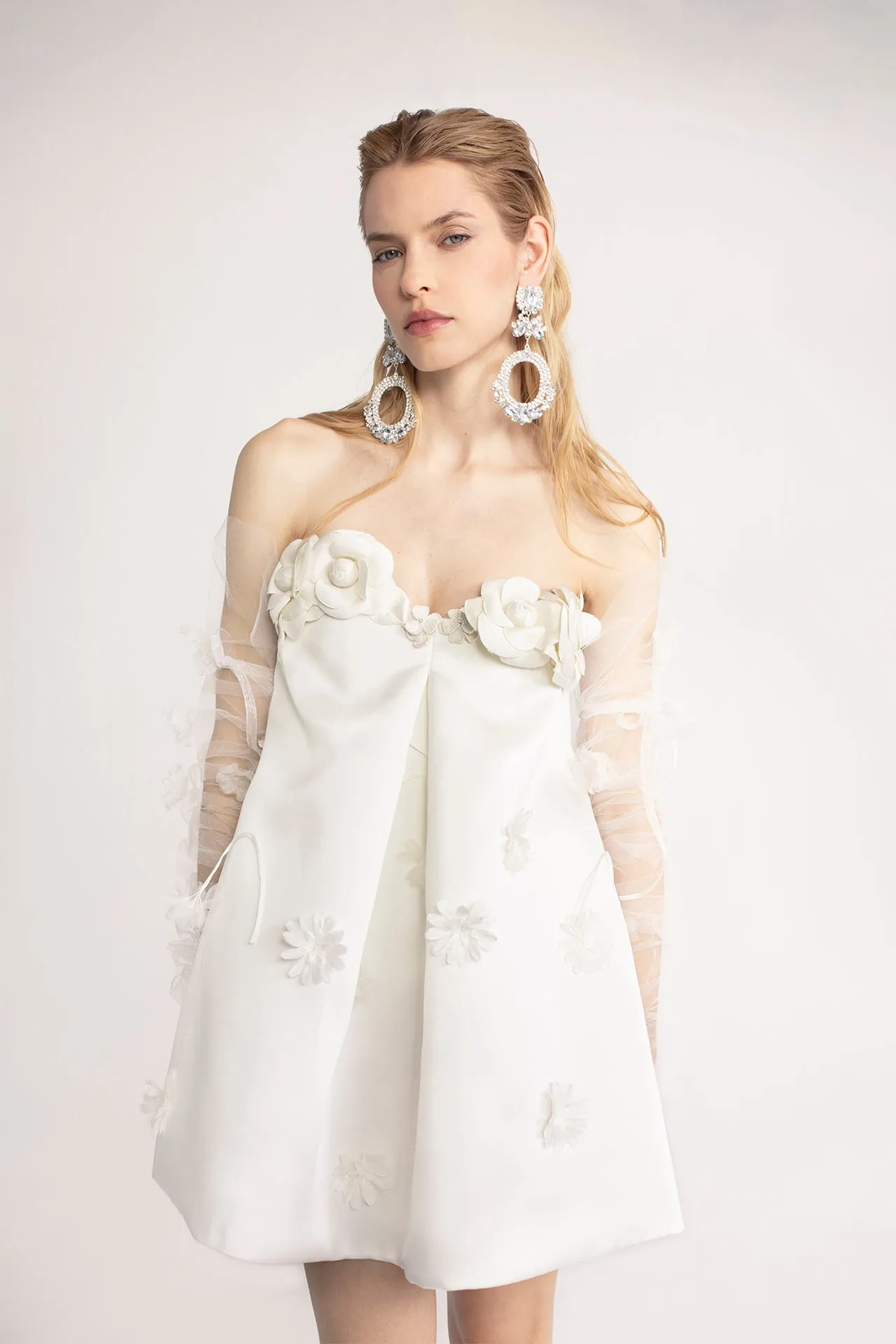 Mini Bridal Dress with Sweetheart Neckline and Floral Appliqués