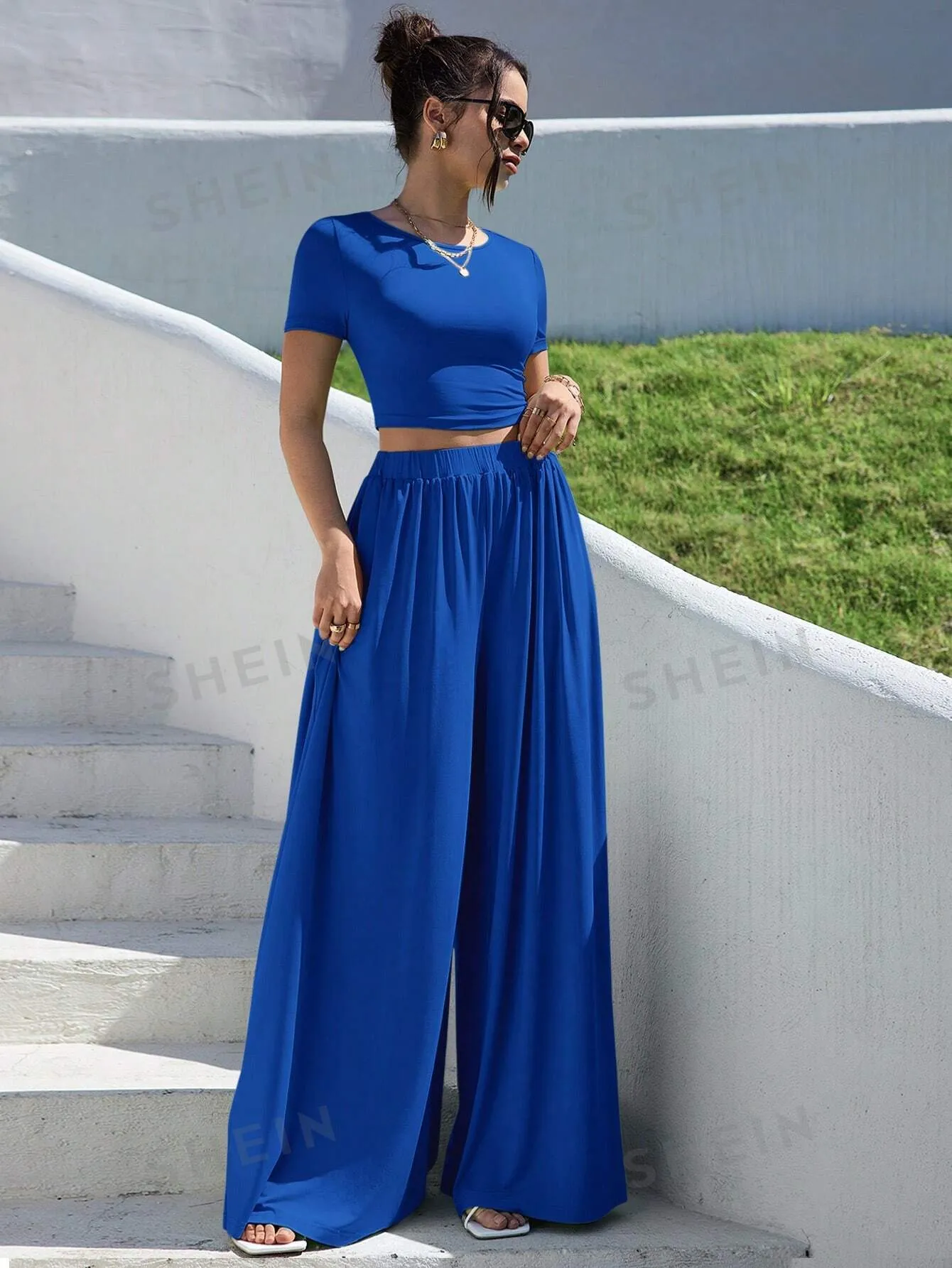 Short sleeve tee & wide leg pants in blue