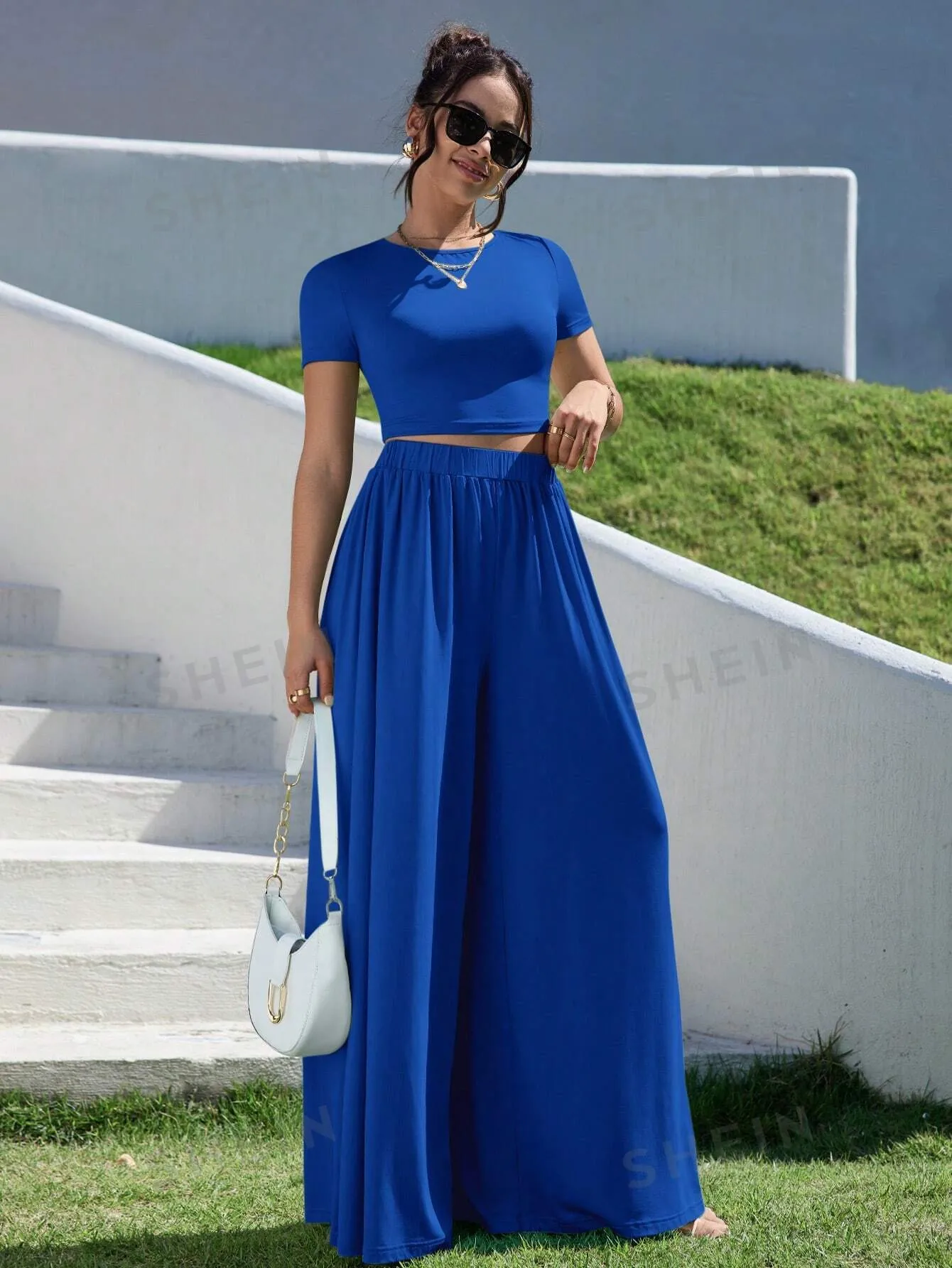 Short sleeve tee & wide leg pants in blue