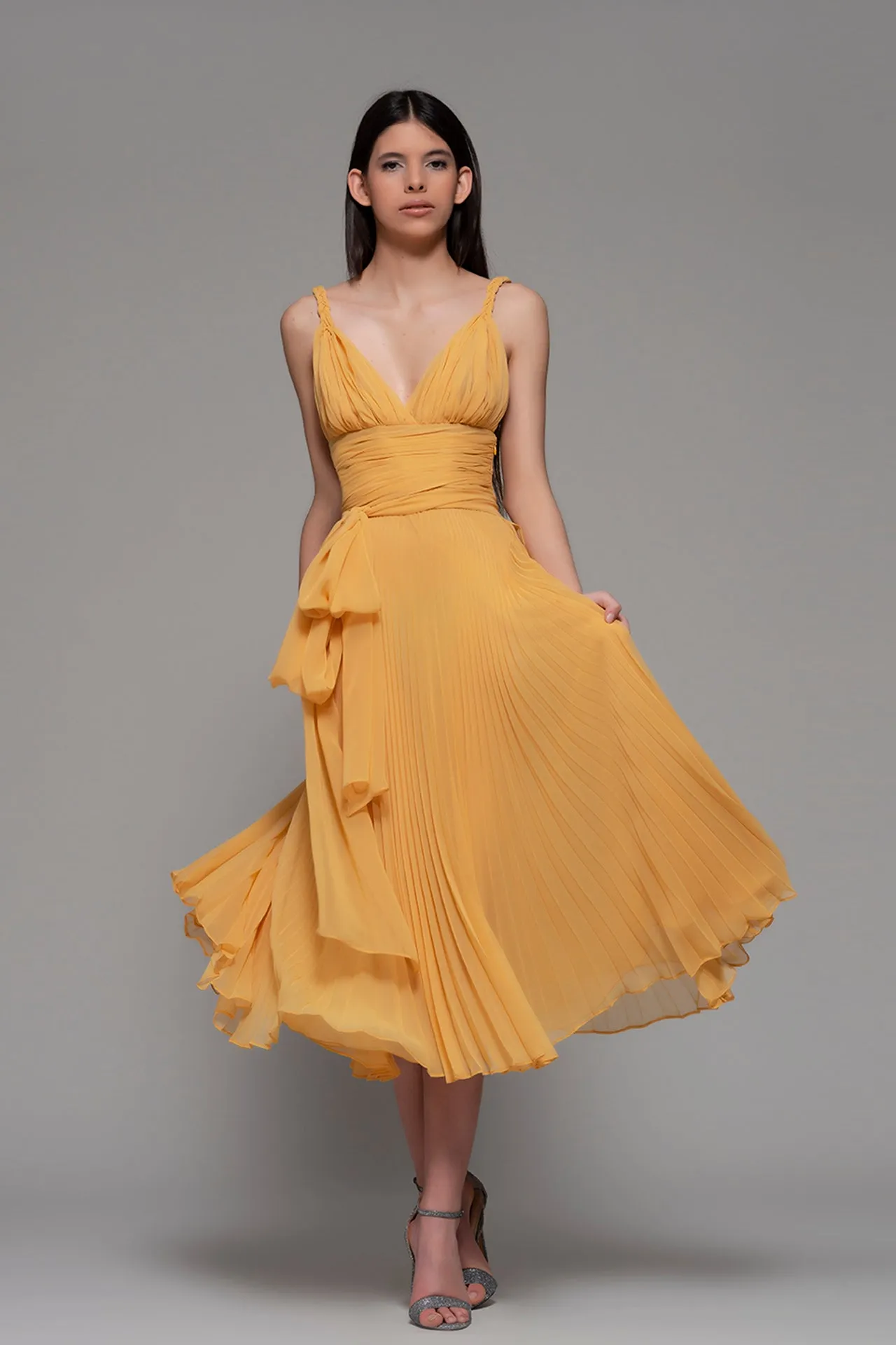 Sleeveless Pleated Midi Dress with Cloak