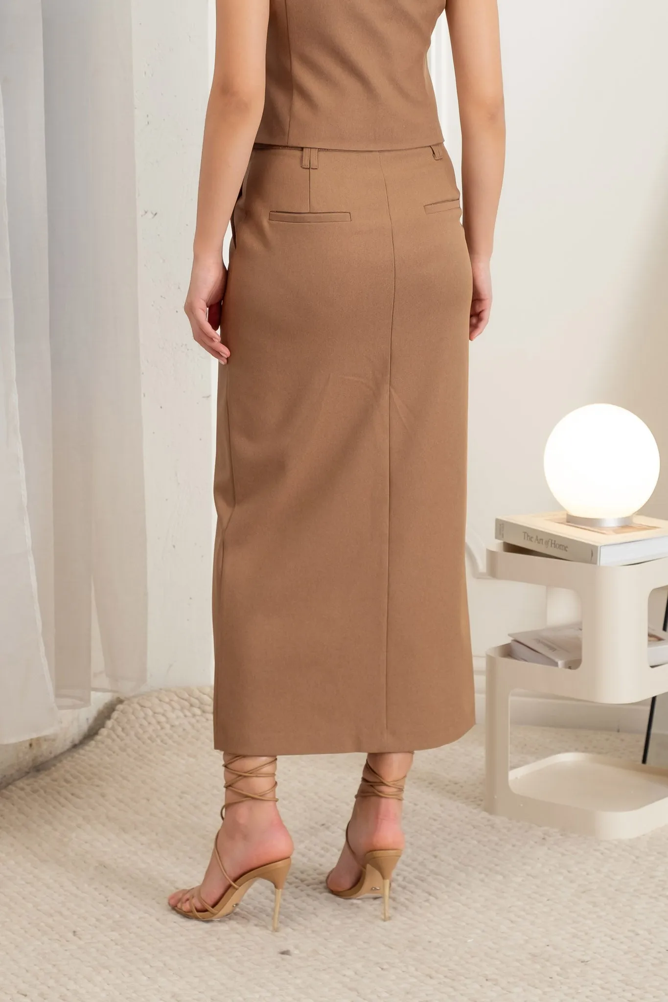 SPLIT HEM STRAIGHT MIDI SKIRT