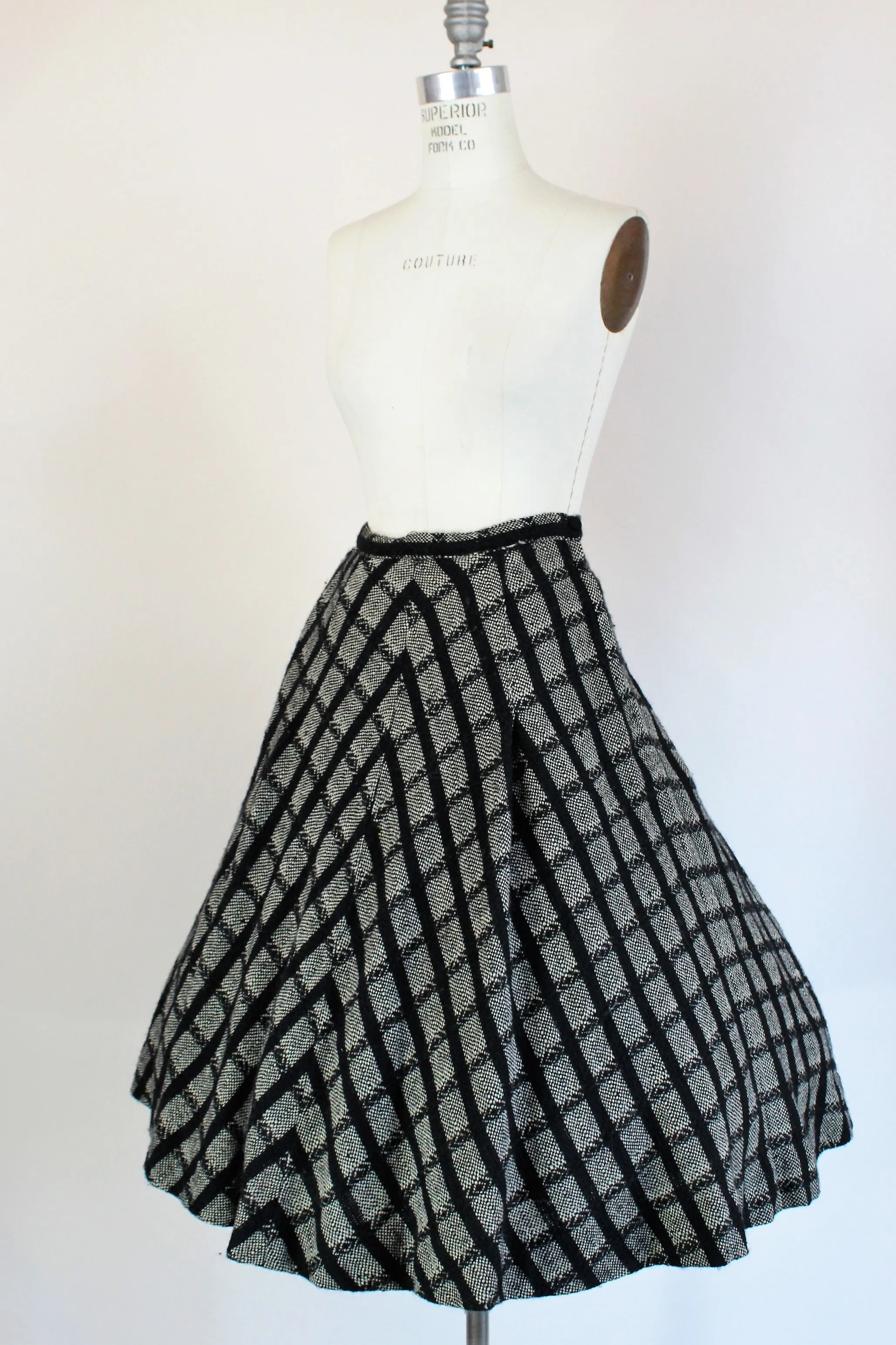 Vintage 1950s Black And White Wool Nelly De Grab Full Circle Skirt With Pocket