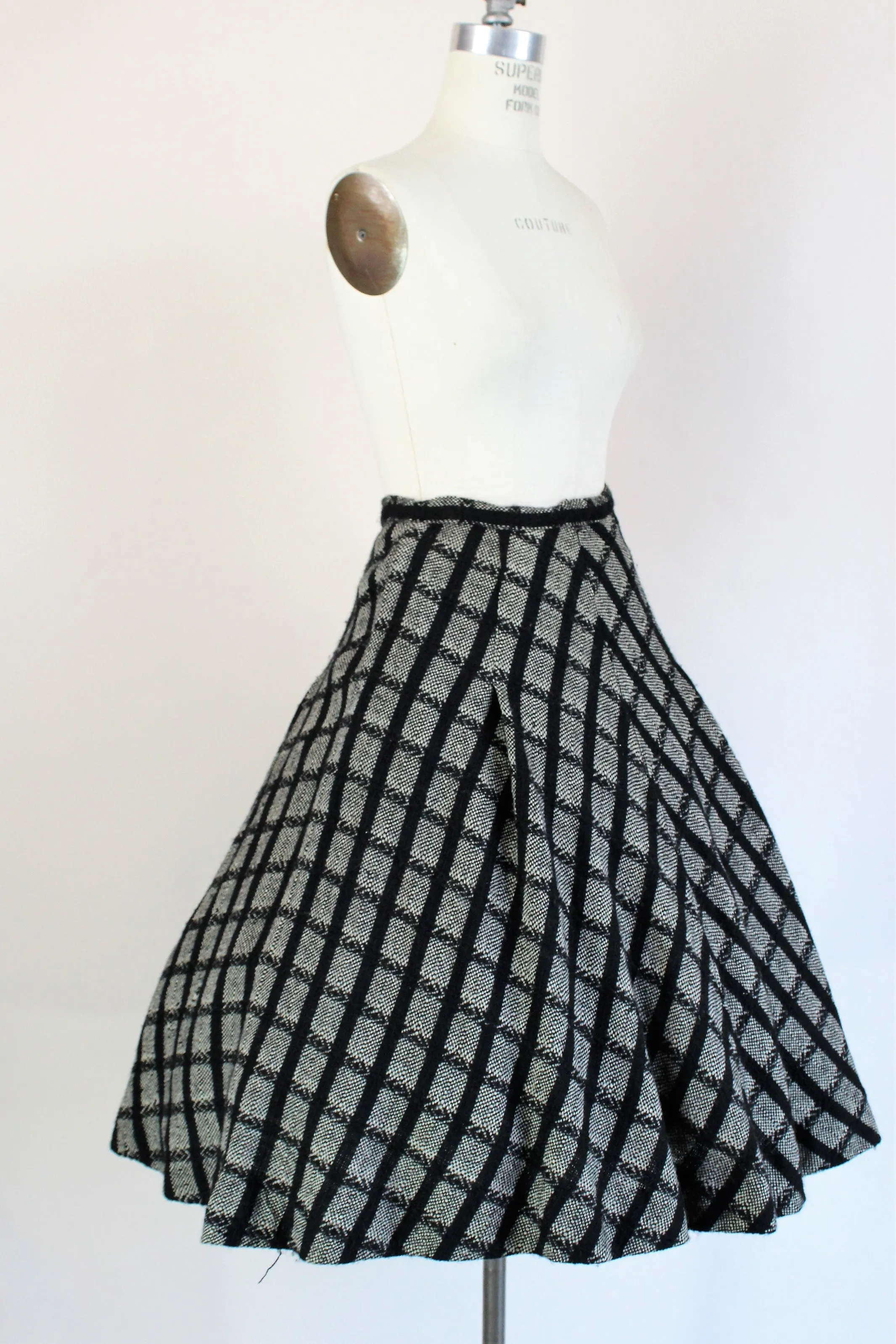 Vintage 1950s Black And White Wool Nelly De Grab Full Circle Skirt With Pocket