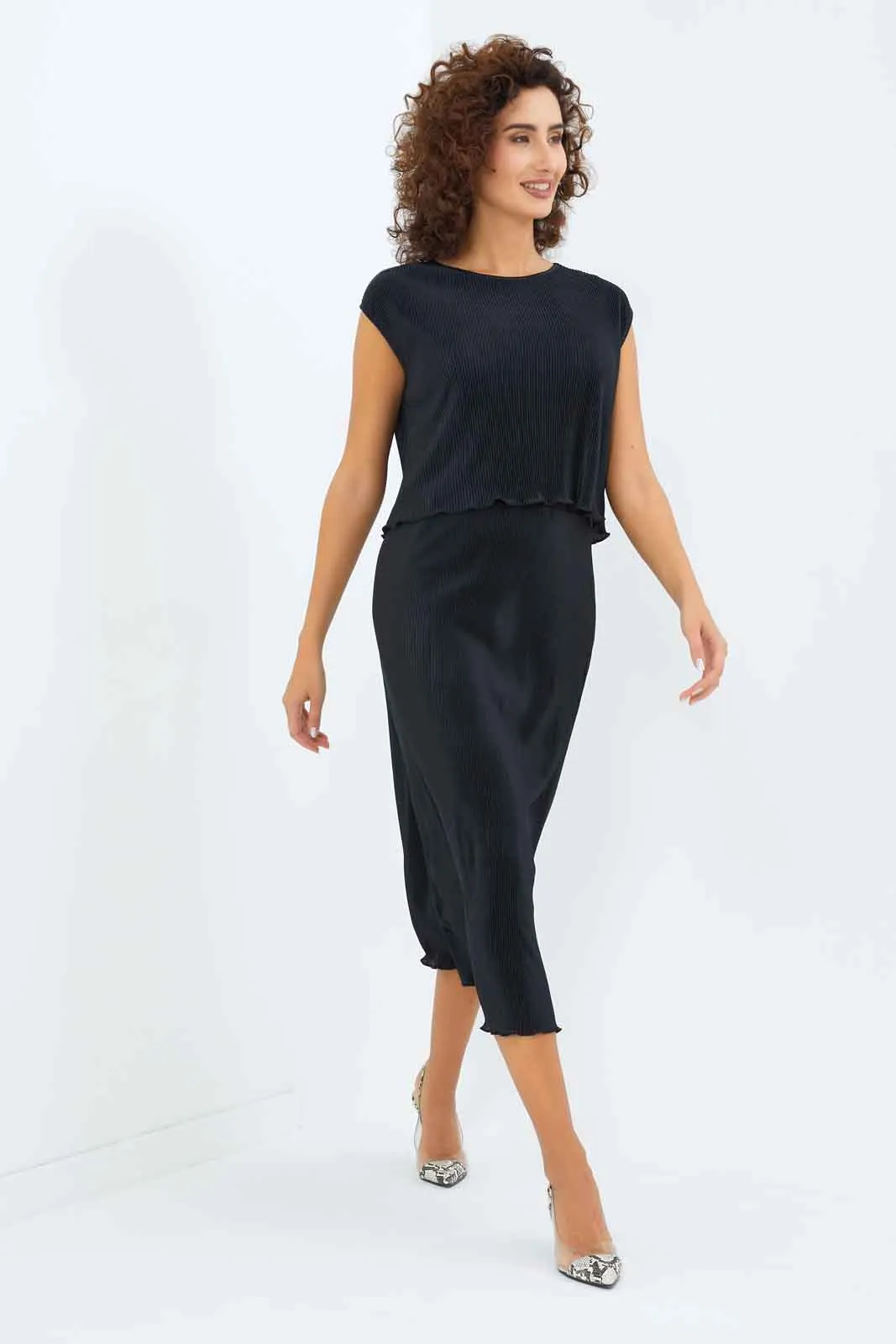 Women Black Plisse Midi Skirt