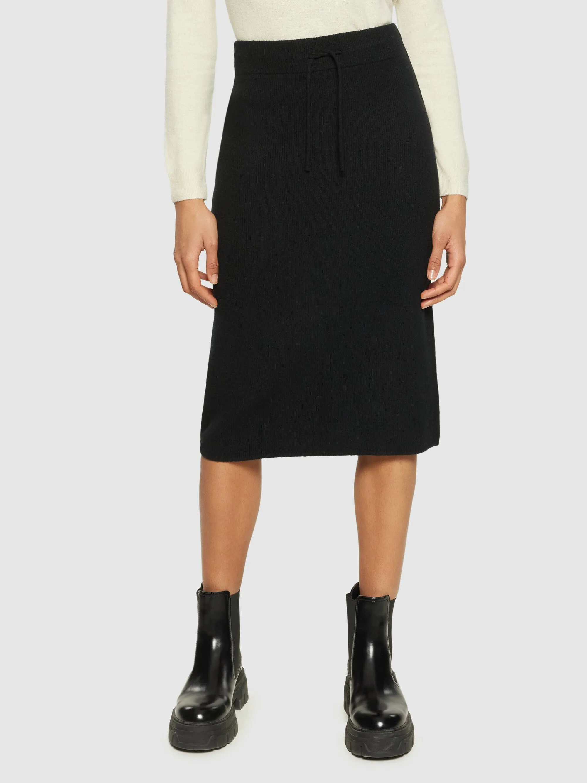 Wool midth lengt rib knit skirt - Black Jet